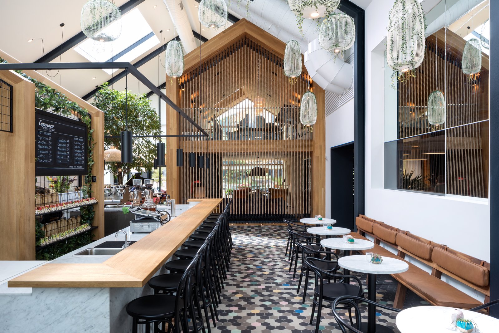 Thiết kế quán cafe không gian mở - Đang được giới trẻ yêu thích hiện nay 