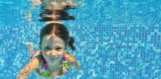 Mách bạn cách thiết kế hồ bơi cho bé siêu an toàn - Cha mẹ nên biết