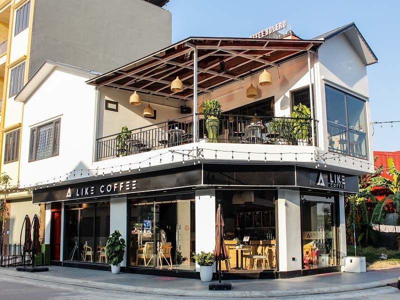 Có nên thiết kế quán cà phê góc phố hay không?